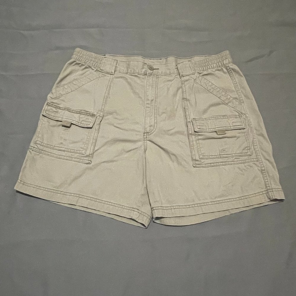 St. John's Bay Men's Size 42 Flat Front Solid Beige Cargo Pockets Shorts
